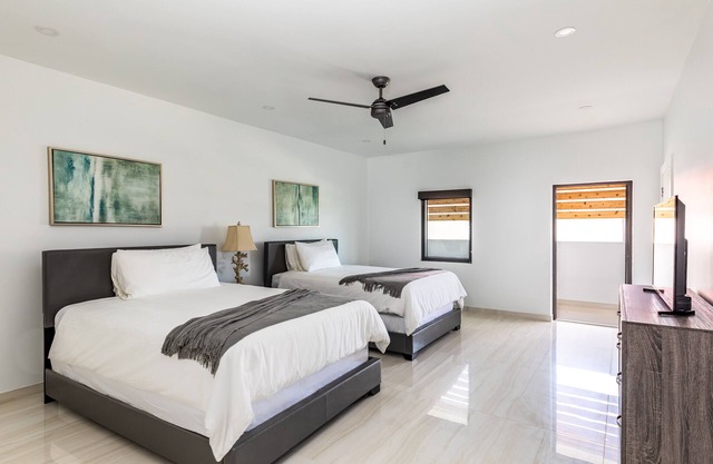 Modern room in Boutique Hotel Grace Bay - Beach Access, Pool, WiFi, Bicycles
