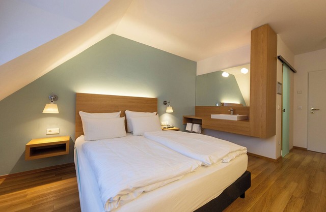 Doppelzimmer 111. Gemütlich und hundefreundlich.