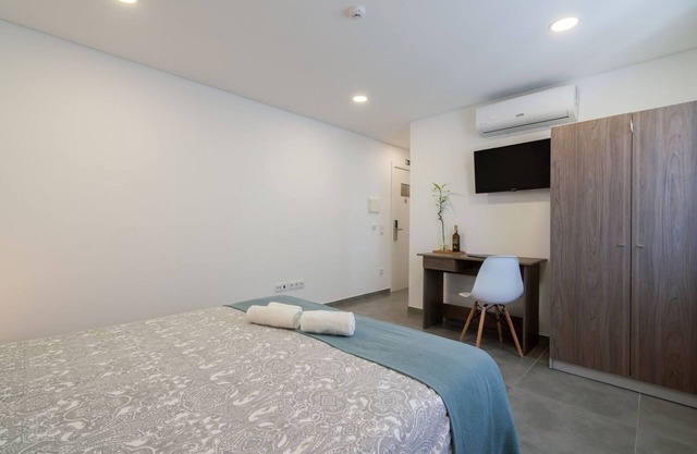Double Room | Beachfront and Pool by HostWise Arvore