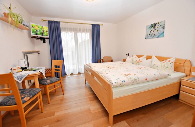 Doppelzimmer für 2 Gäste mit 23m² in Bad Bayersoien (117853)
