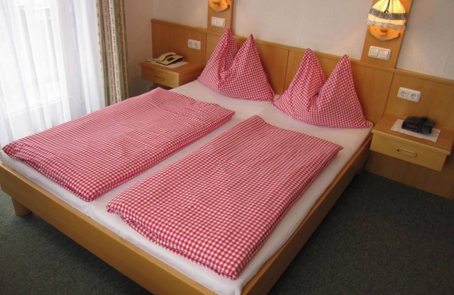 Doppelzimmer "Löwenzahn TYP A" mit Balkon - Berghof Sturmgut