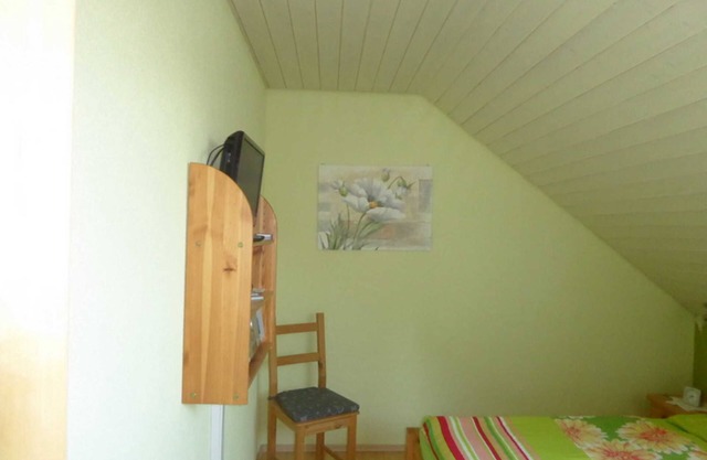 Doppelzimmer Nr. 3, 14m², Etagenbad - Bea´s Gästezimmer