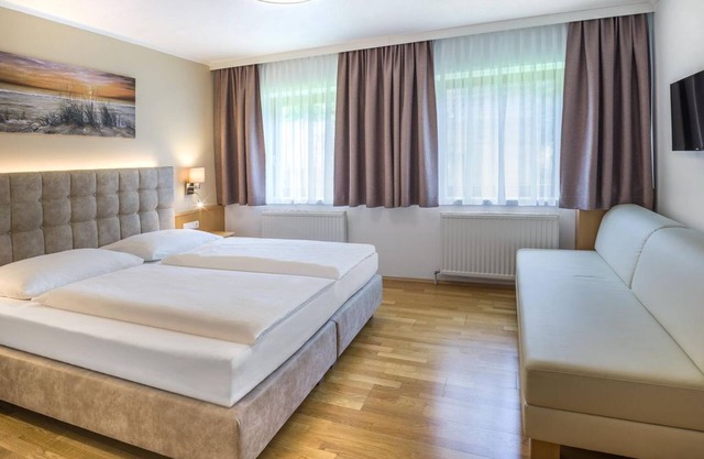 Doppelzimmer, Dusche, WC mit Halbpension - Landhotel Gressenbauer