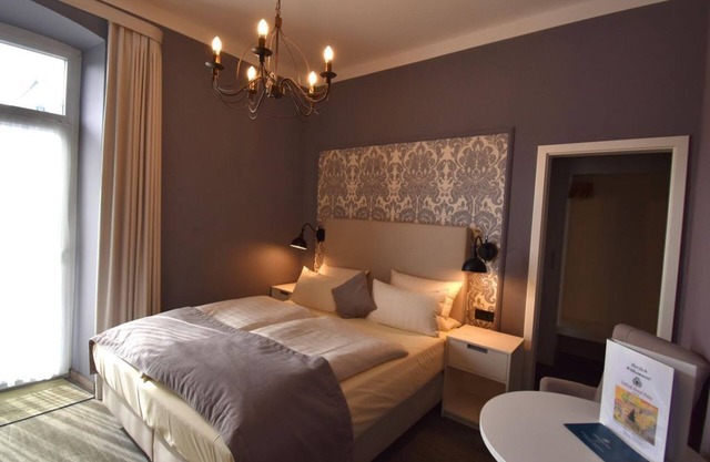 Doppelzimmer Dusche/WC/Landhaus - Schloss-Hotel Petry
