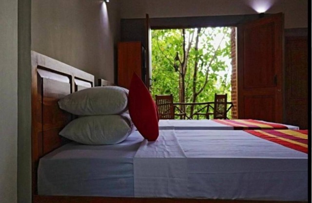 Double Room with Balcony - THE HIDEOUT KURUNEGALA