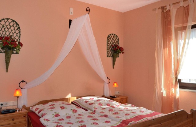 Doppelzimmer mit Etagendusche Nr. 1 und 2
