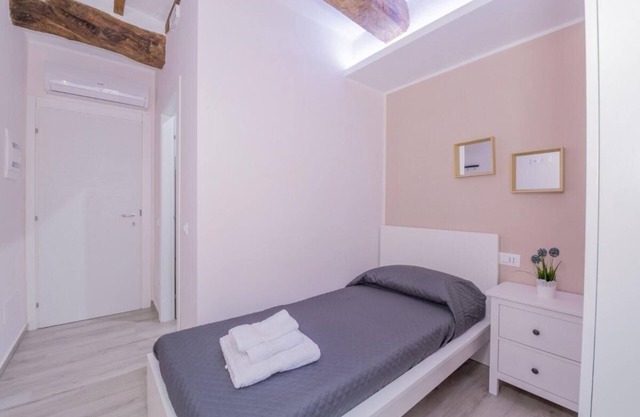 Double / Single rooms with private bathroom