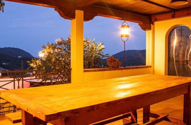 🅟 🅡 🅞 🅜 🅞 * FREE JACUZZI * Relax with a view of the sea and the valley