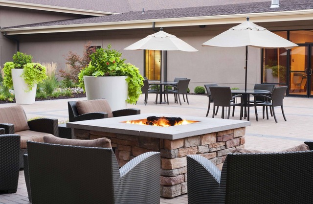 DoubleTree by Hilton Collinsville - St. Louis