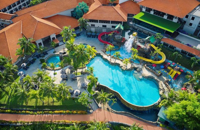 DoubleTree by Hilton Damai Laut