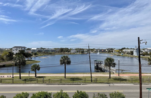 Doubleview Delight- Ocean and lake views in the heart of Carolina Beach
