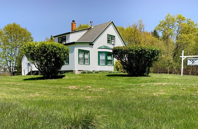 Douglaston Lachslauf - Meadow Lodge