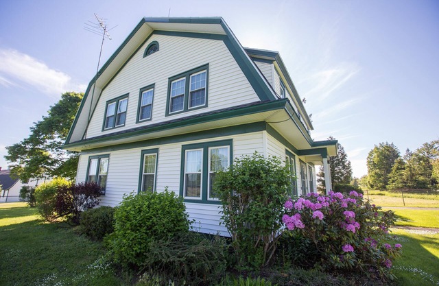 Douglaston Salmon Run - Salmon Run Lodge