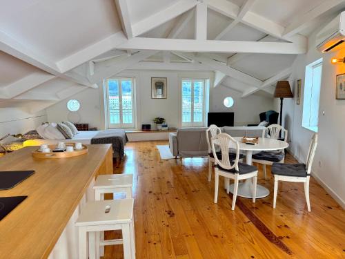 Douro River Studios