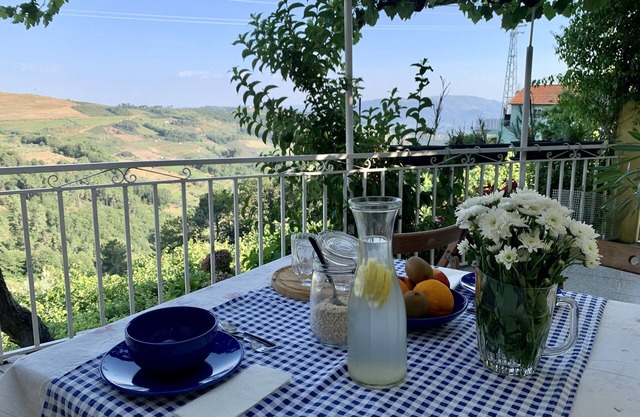 DOURO VALLEY MOUNTAIN HOUSE