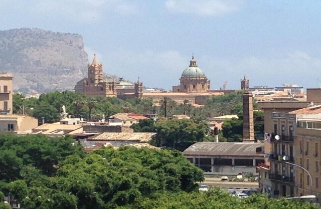 Runter zum Palermo Apartment