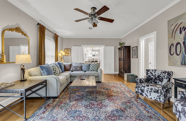 Cowbell Cottage by OneHometown Getaways