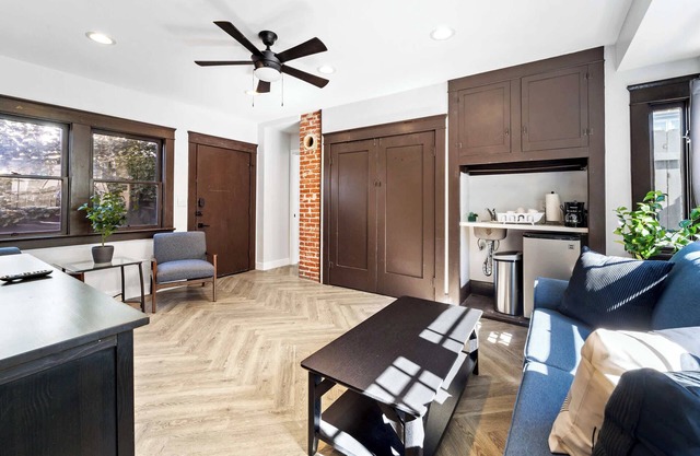 Elegant Escape+ 2BR Modern House + Gorgeous Patio