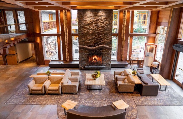 Downtown Banff | Balcony + Rooftop Hot Pools