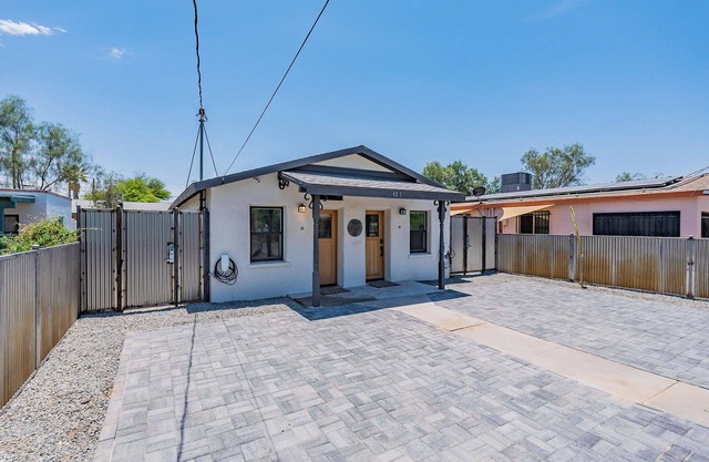 Downtown Bungalow - A - EV Charger