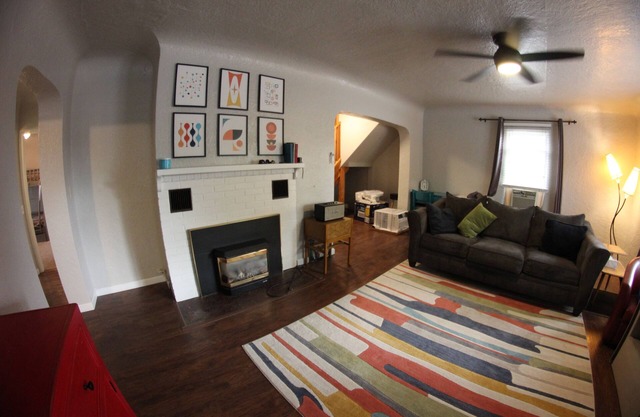 Downtown Bungalow-Entire House in Down town Farmington