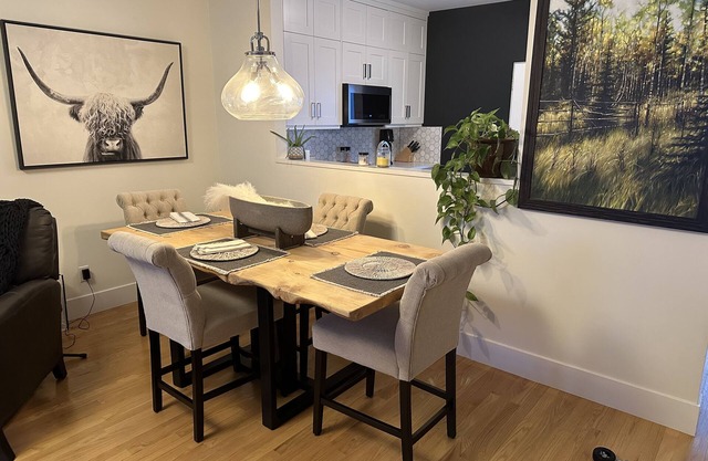 Downtown Calgary 2-bedroom Townhouse