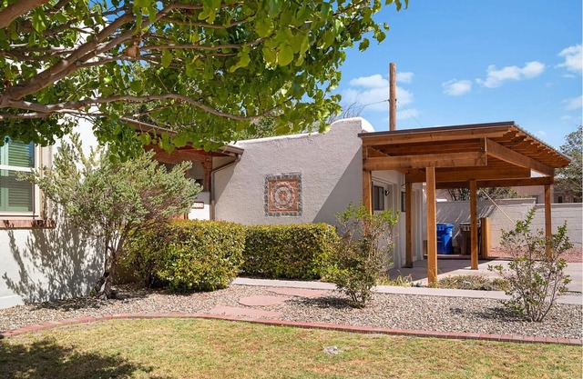 Downtown Charming Casita - Walkable, Dog Friendly