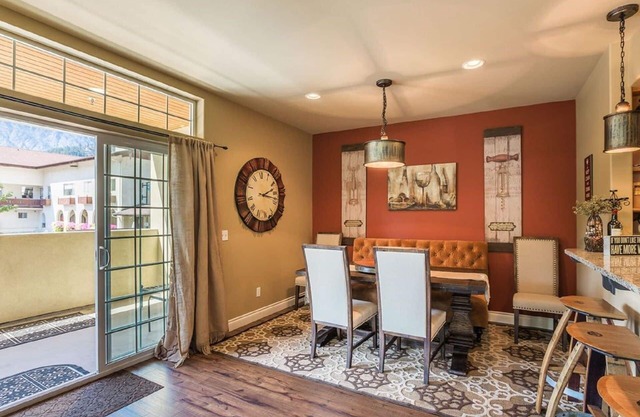 Downtown Corner Unit mit Aussicht