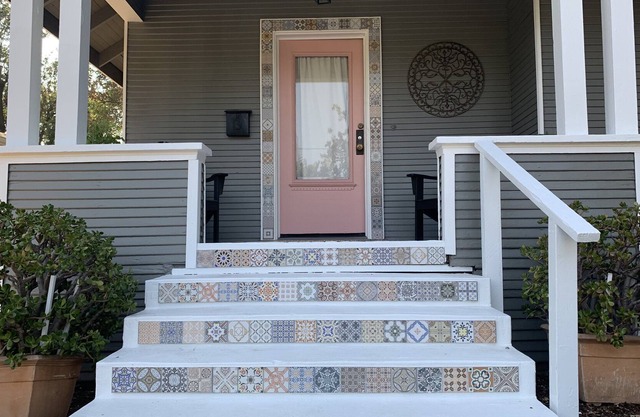 Downtown Davis charming historical cottage