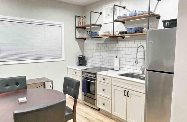 Sweet Skybox Suite - Rear unit