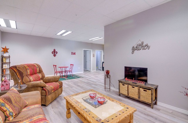 Downtown Del Norte Getaway Near Penitente Canyon!