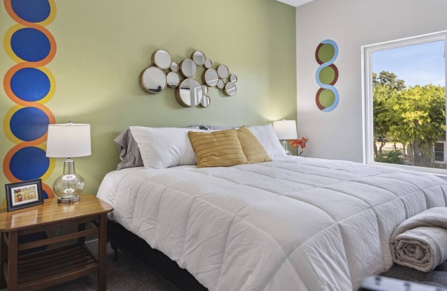 Downtown Delight ~ Aggieland Vacation Rentals