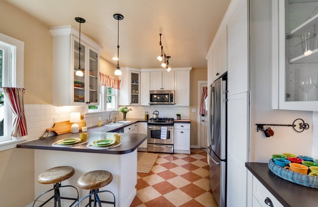 Downtown Edmonds Craftsman: Home by the Sea