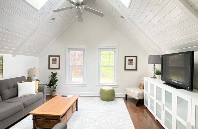 DOWNTOWN Elkhart Lake ... auf dem begehrten Lake St. - Superior Shabby Chic Upper Condo