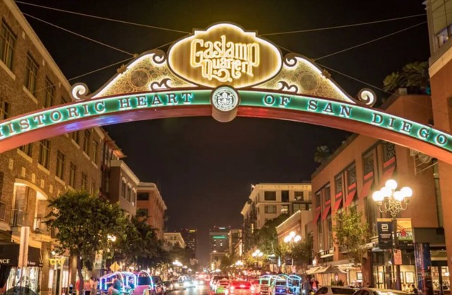 Downtown Gaslamp Quarter - walk to all