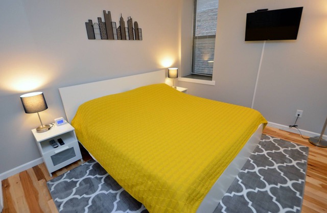 Downtown Gate District Apartment, Convenient To Everything, King Bed (2FR)