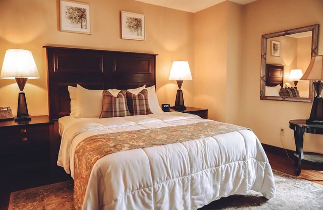 Downtown Gem: Top-Rated Location, Modern Comfort, Historic Charm!