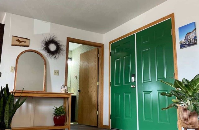 Downtown "Green Room" at Villages on Aurora