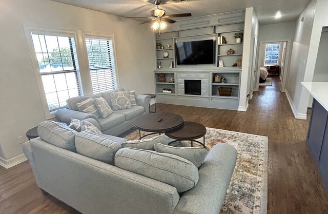 Downtown Hideaway - Minutes from PK Lake, Graham Lake & many more attractions..