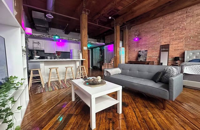 Downtown: Industrial Brick Chill Loft