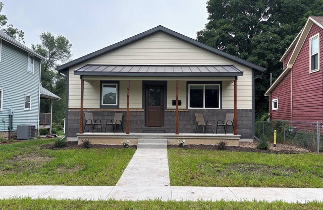 Downtown Iowa City - Brand New Luxury Stay
