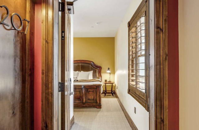 White Buffalo Club - Deluxe Suite mit Kingsize-Bett