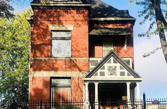 #1 Voted Loft in Downtown Kansas City 35
