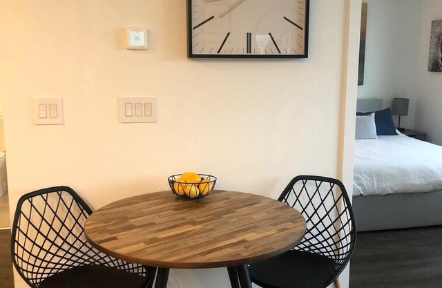 Downtown Kelowna - 19th floor Brooklyn - everything within walking distance