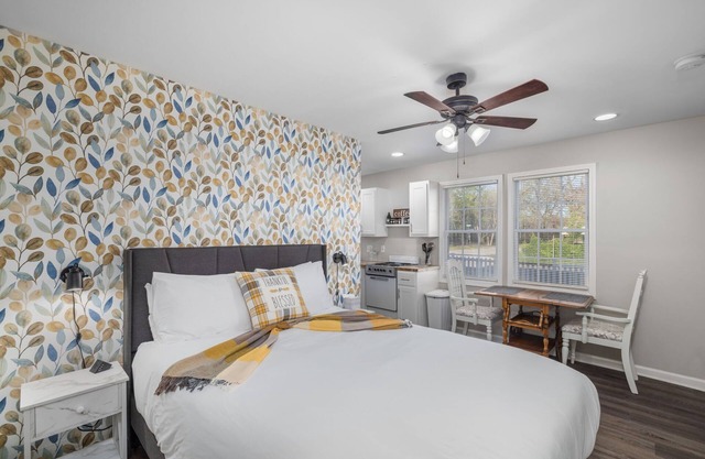 Downtown Kimmswick~ Studio~ Newly Renovated