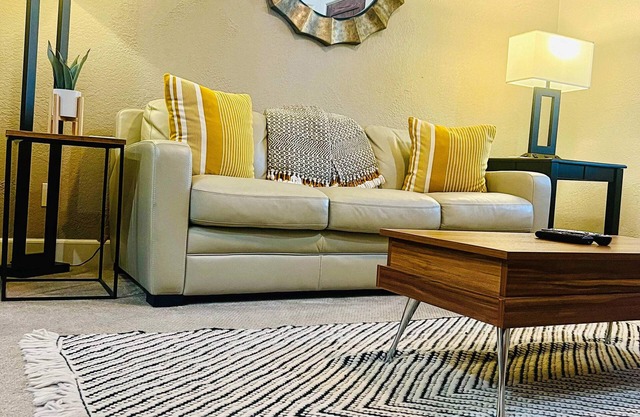 Downtown La Quinta Charmer- Walk to Dining & Shops