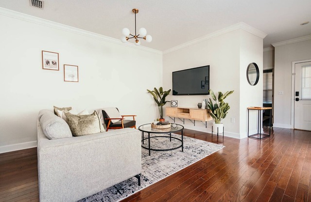 Downtown Lakeland - Luxury Townhouse - Walkable!