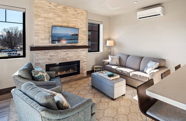 Downtown Living, Waterfront & Marina, Sandcreek Lofts