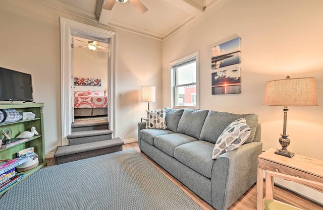 Downtown Loft Apartment, Steps to Riverfront!