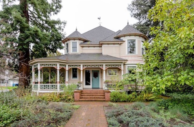 Downtown Modern Historical Queen Anne Victorian - Bolton House